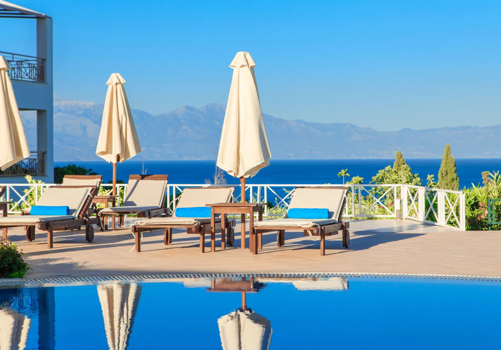 Colonides Retreat Sea & Silence