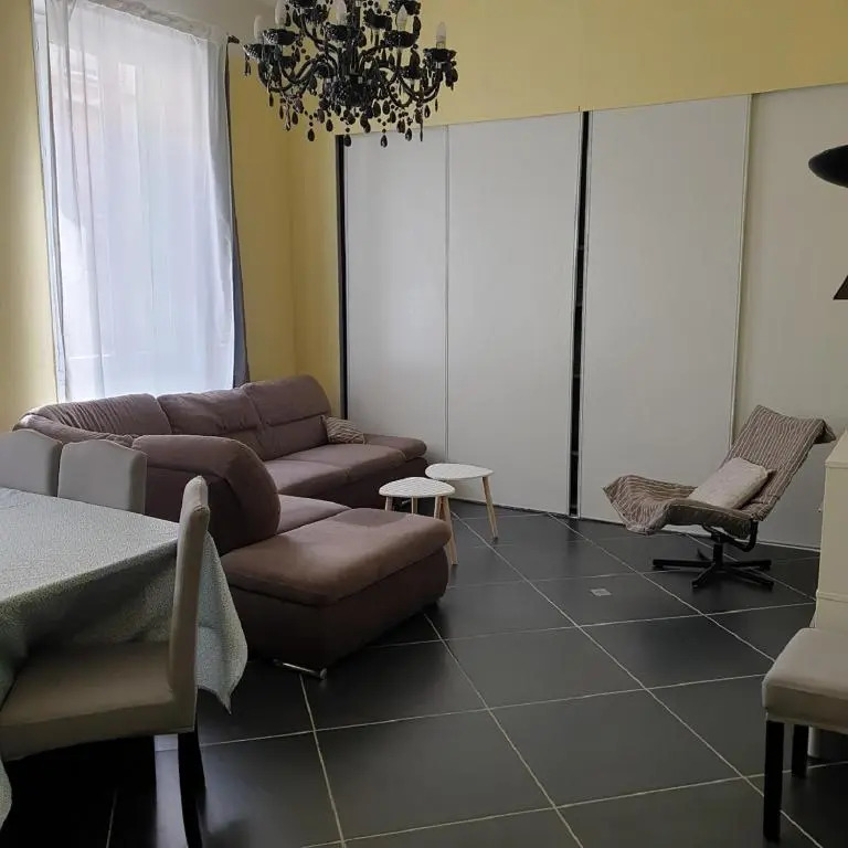 Appartement intra muros 8 personnes climatisé Wifi stationnement facile