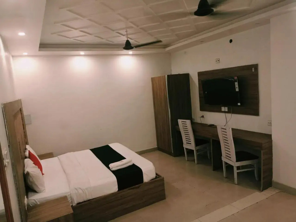 Hotel Queens Pearl Inn