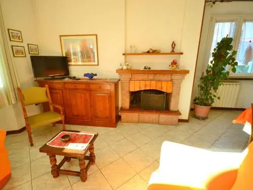 Luxurious Holiday Home in Montignoso with Garden