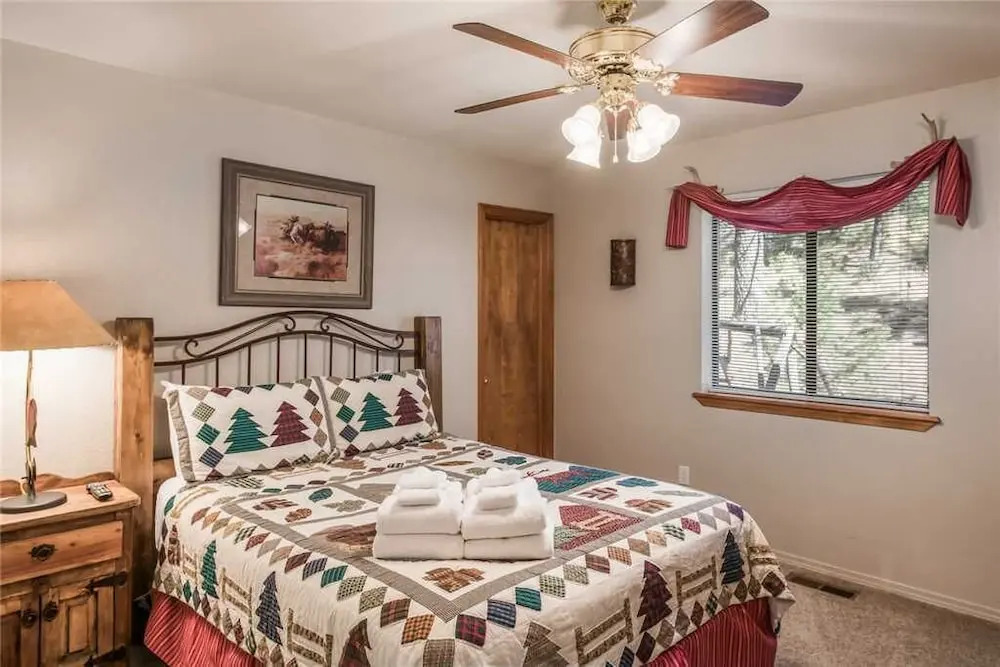 Riverside House - Three Bedroom Cabin