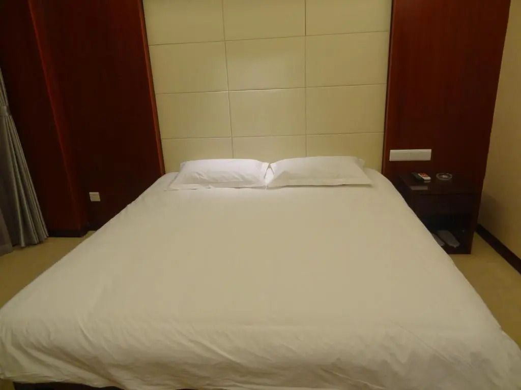 Huilong Tower Hotel