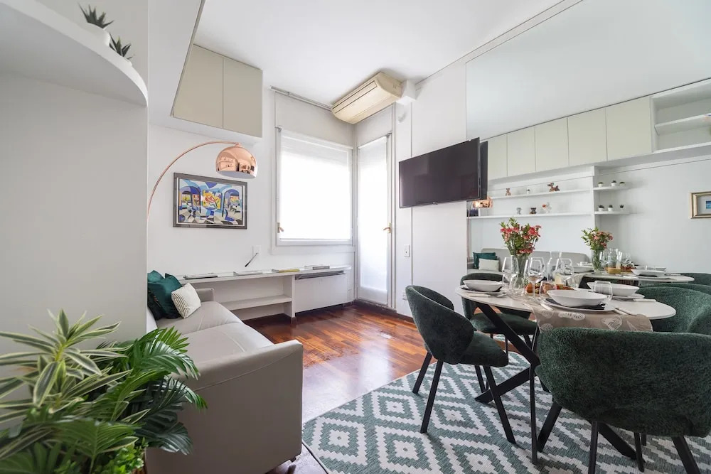 S Marco - Bright Central 1bdr With Balcony in Brera