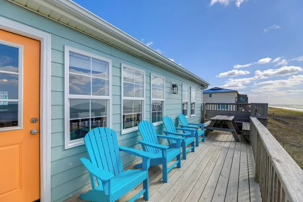Beachfront Emerald Isle Vacation Rental with Deck!