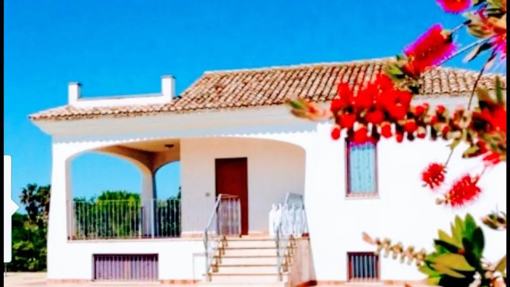 VILLA RAFAEL CON Piscina, IUN P4098