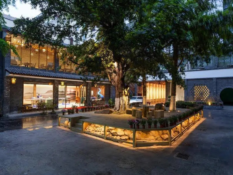 Chengdu Blue City Hotel