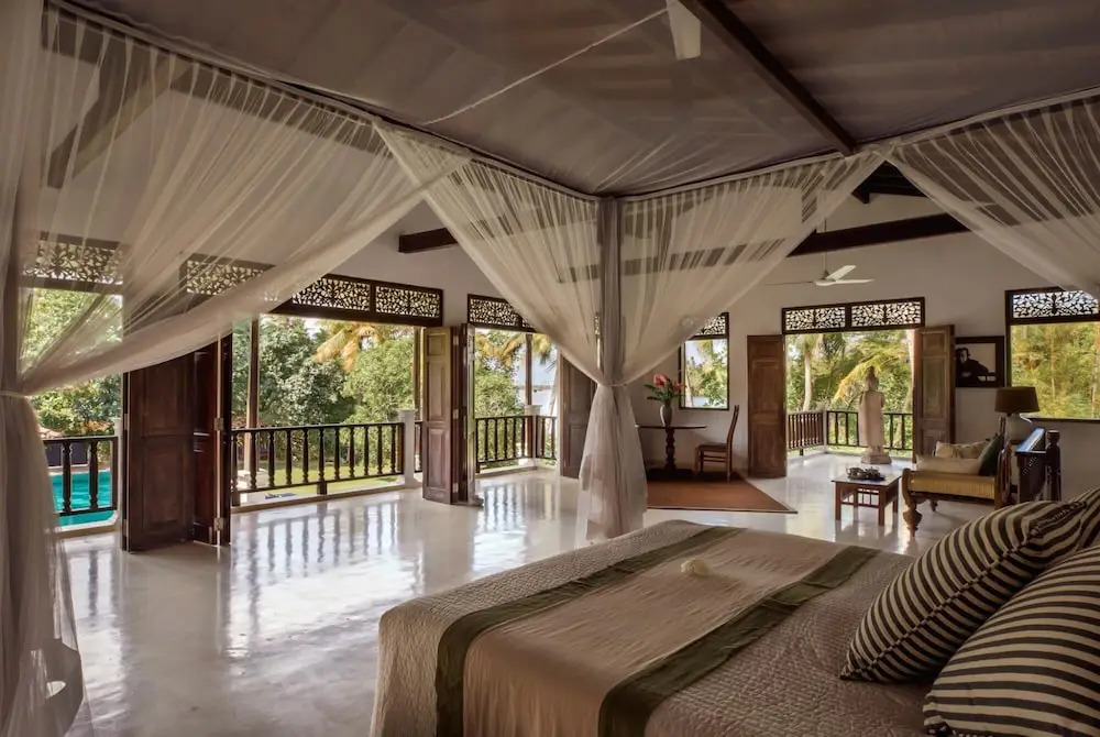 Lovely Lakeside Villa With Large Pool Poolside Dining