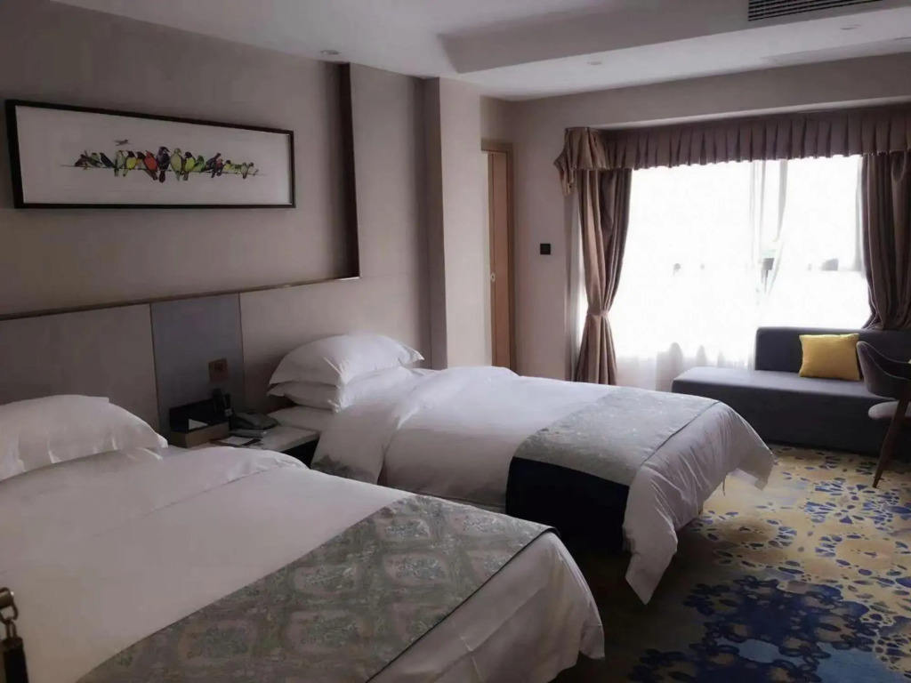 Blue Diamond Hotel (Guigang West Bus Station)