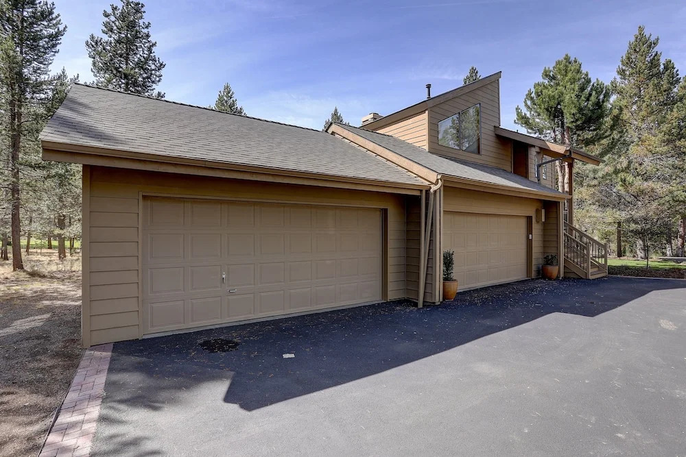 15 Big Leaf 3 Bedroom Home by RedAwning