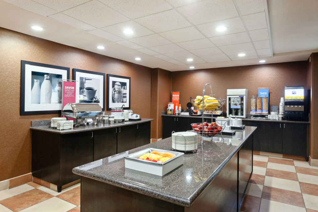 Hampton Inn & Suites Fresno - Northwest