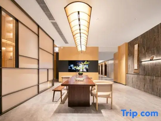 Wuhan Optics Valley Jianguo Puyin Hotel