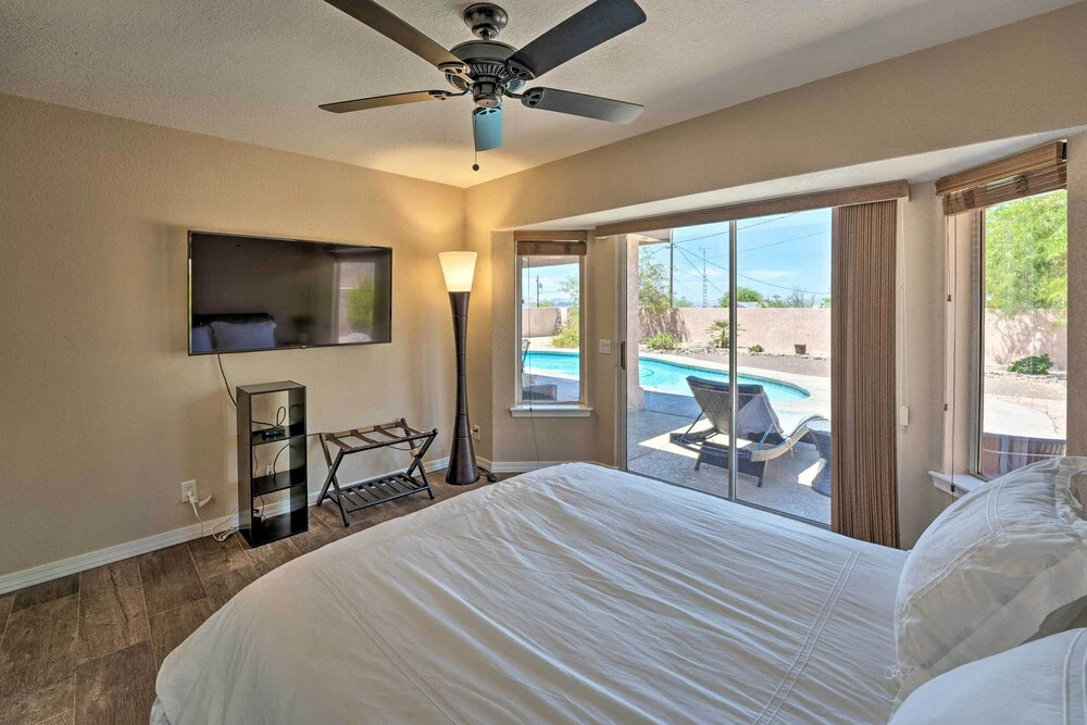 4 Mi to Lake Havasu: Home w/ Private Pool & Bbq!