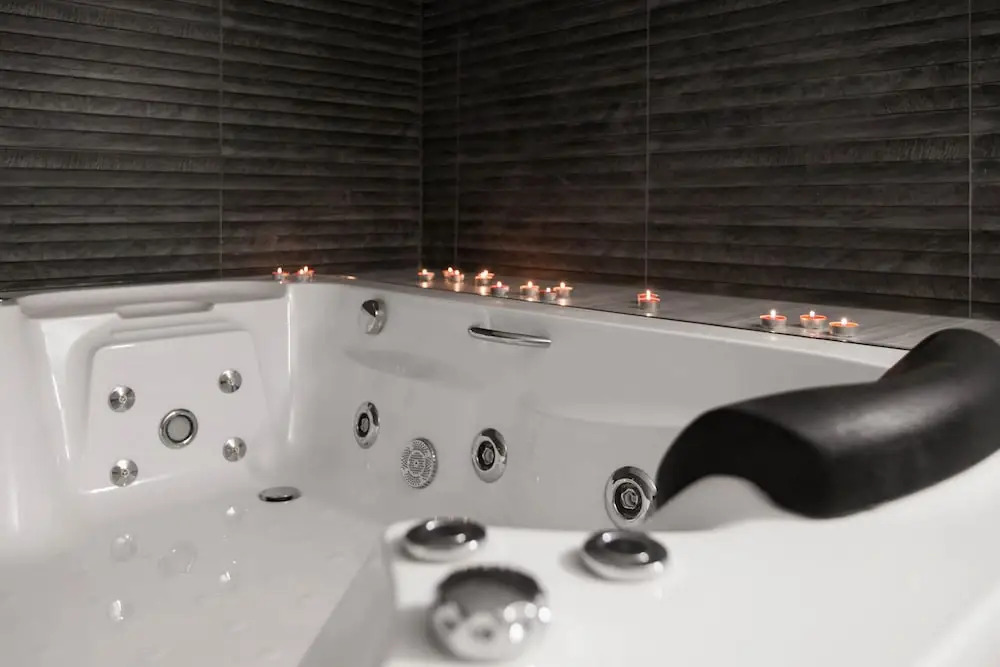 Studio with Hot Tub
