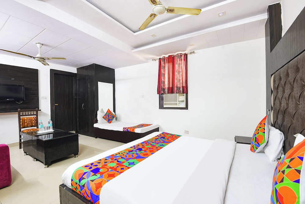 FabHotel Vishesh Continental