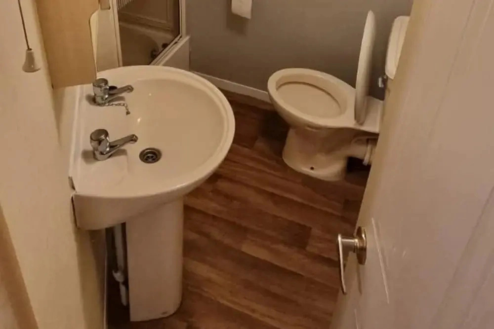 Caravan - Sleeps 6 - Pets Ok - Parking