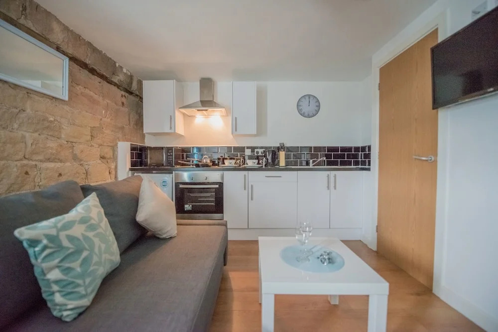 Kirkstall Bridge Apartments - 25