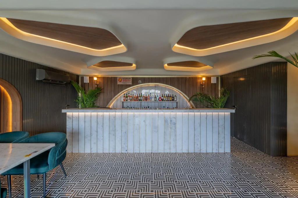 Hotel Highway King