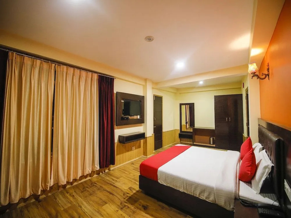 OYO Flagship 27062 Hotel Green View