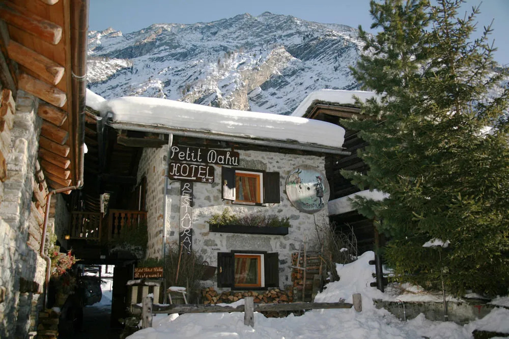 Hotel Petit Dahu - Chambres et Restaurant