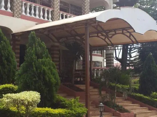 Le Savanna Country Lodge And Hotel