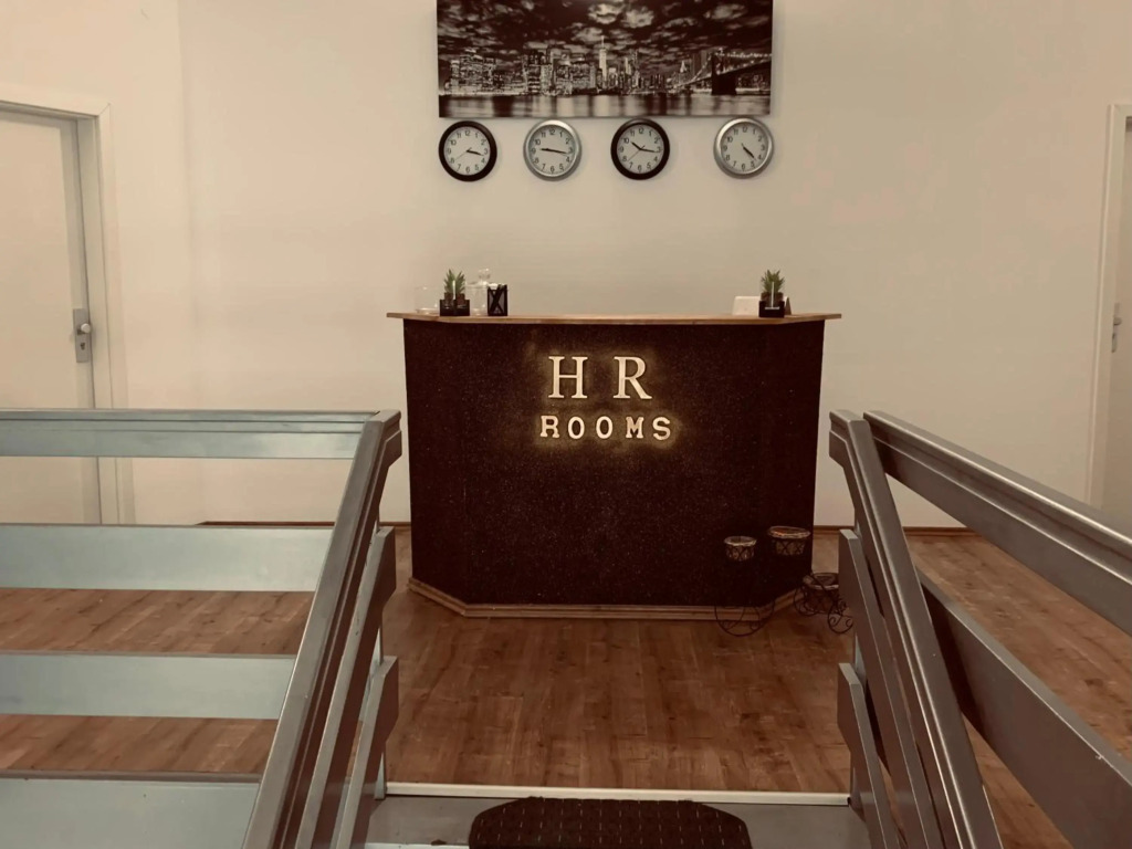 HR RoomS