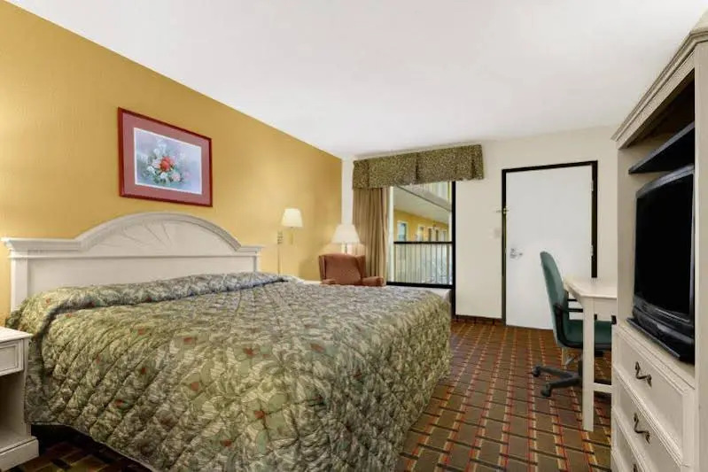 Knights Inn Santee