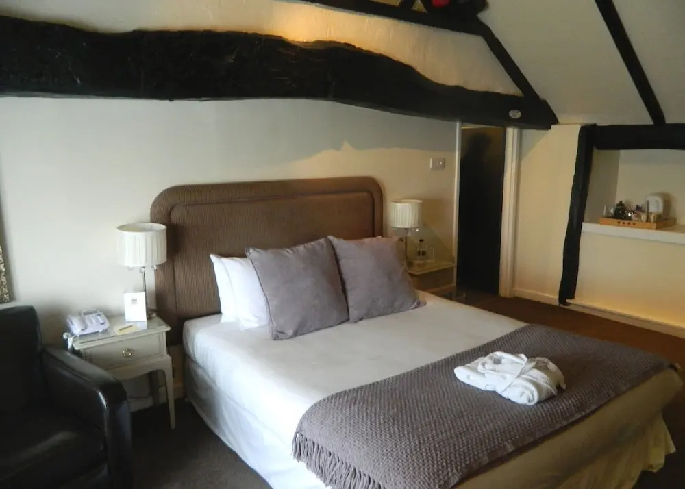 Berts Rooms at The Black Horse Inn