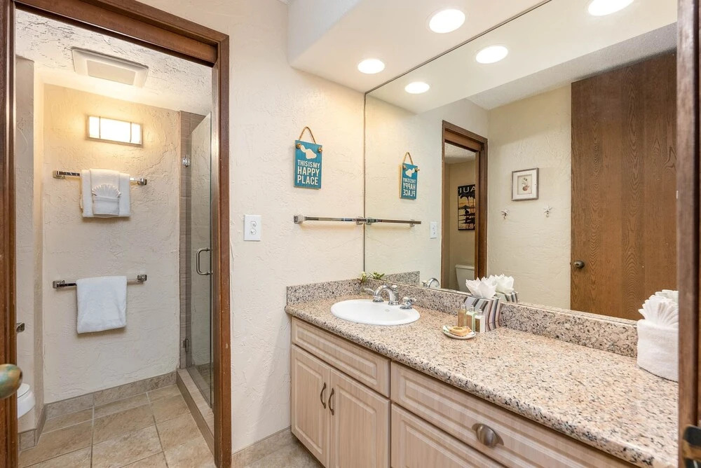 Papakea L207 Ocean Front 1 Bedroom 1 Condo by RedAwning