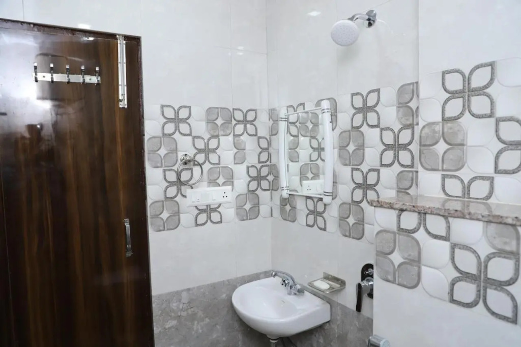 HOTEL SHEEBA