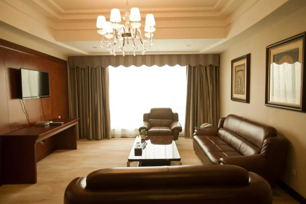 Warmjoy Majesty Hotels