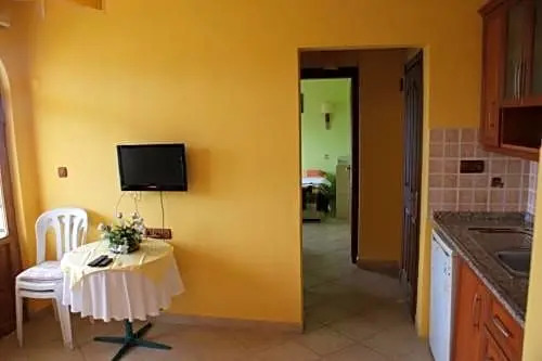 Flora Hotel