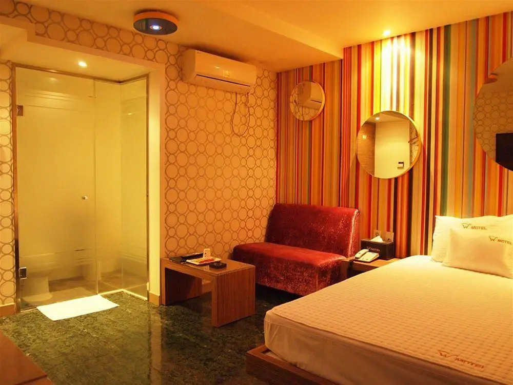 W Motel