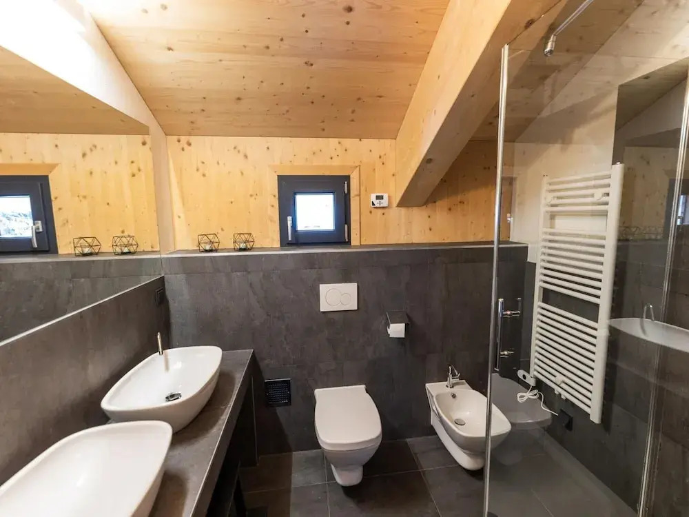Luxurious Chalet With Outdoor Whirlpool