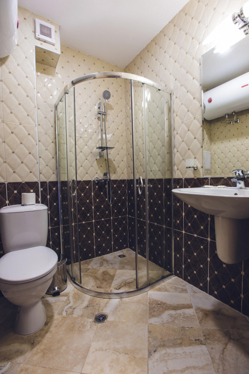 Avenue Deluxe Hotel