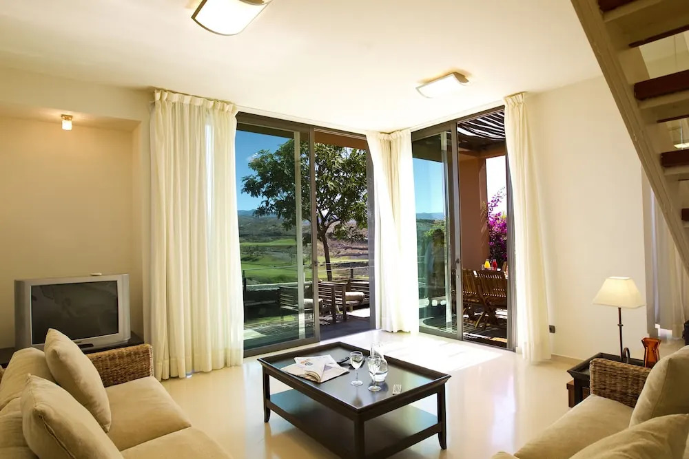 Villa in San B. de Tirajana, Gran Canaria 102881 by MO Rentals
