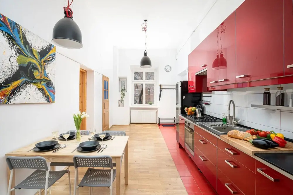 WS 3-Bedroom Old Town Apartment