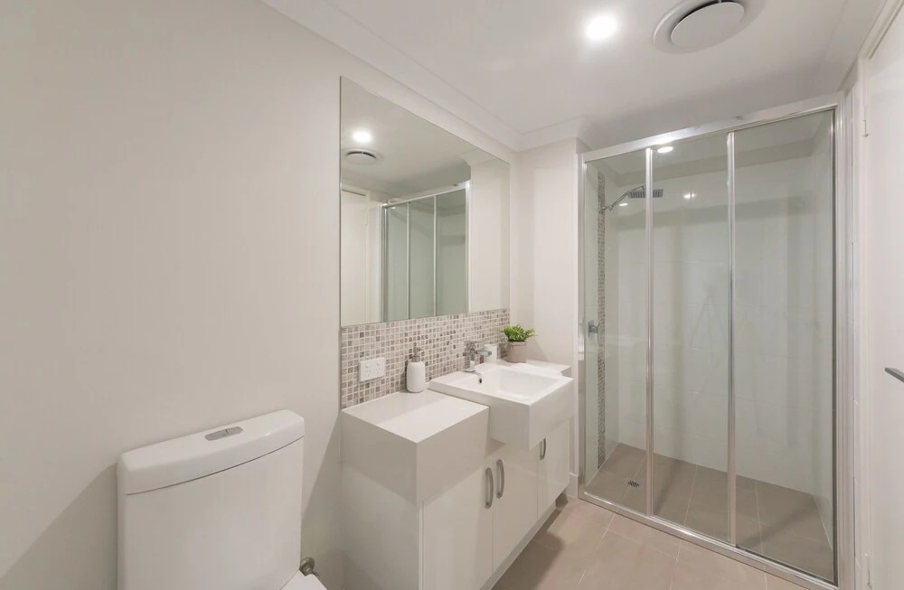Lakeview Apartment Suite 06