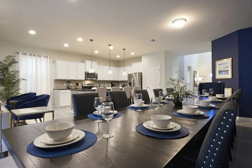 Windsor at Westside-8844MCDJGIL home