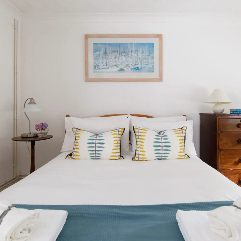 Secluded rural retreat close to beach - sleeps 12