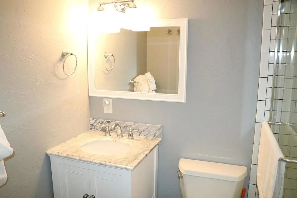 Jamaica Royale - T53 - 2 Br Condo