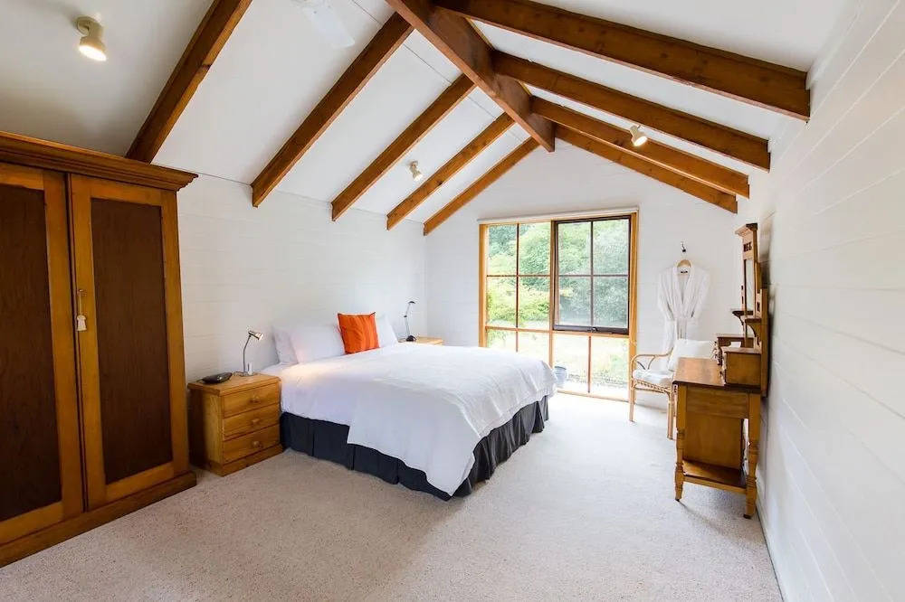 Braeside Mt Macedon Country Retreat & Bed & Breakfast