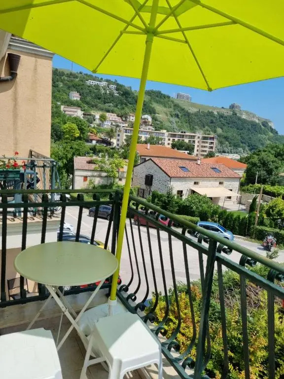 Villa Allegra 2 slaapk appartement A3, zeezicht, 50m van de zee