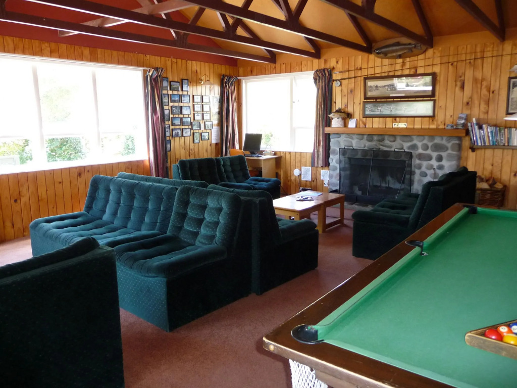 Sportmans Lodge