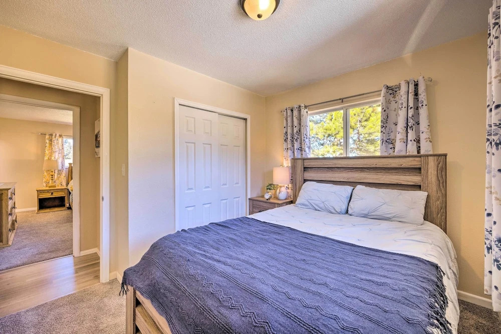 Hike, Bike & Fish: Gem w/ Hot Tub in Woodland Park