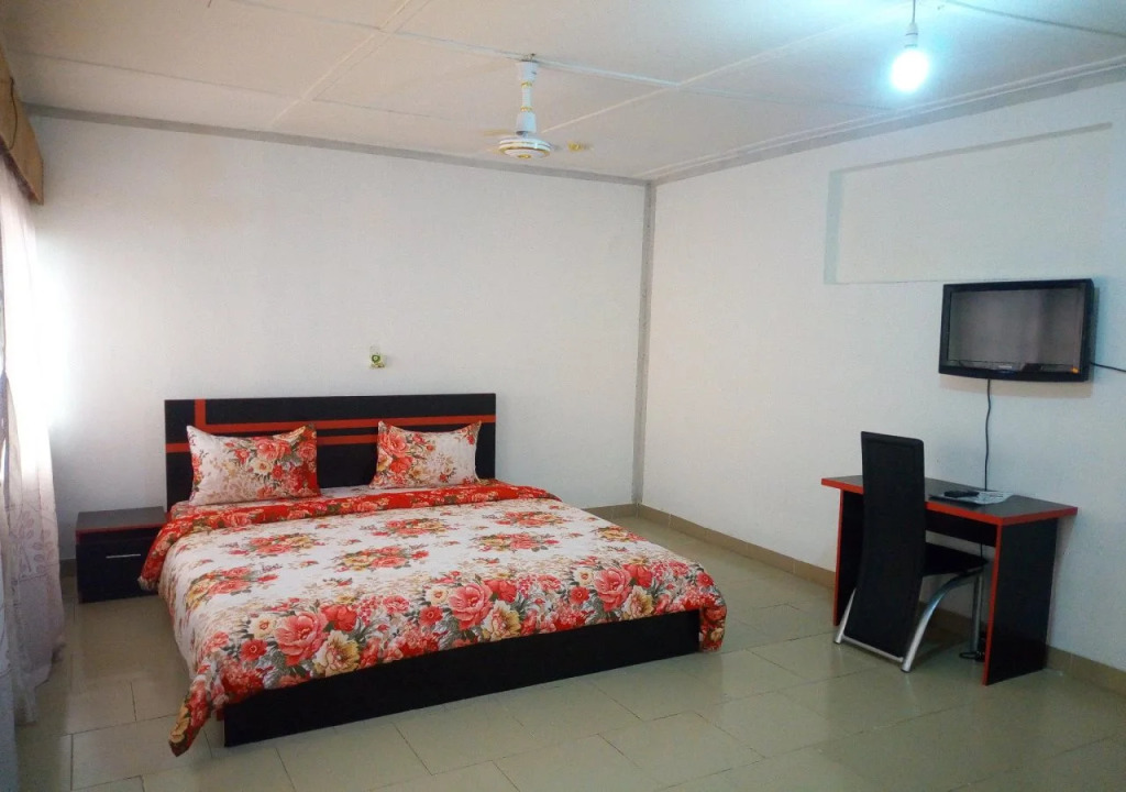 Red Clover Hotel