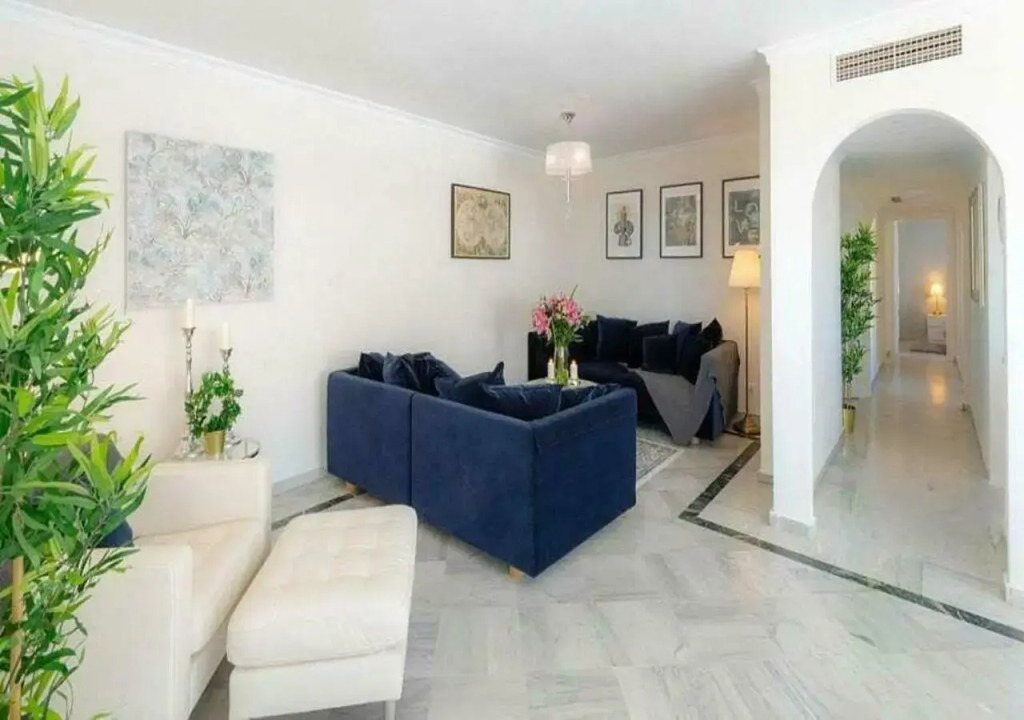 ✰ Luxurious 5 Bedroom PENTHOUSE. Sea Views. Hot Tub. BBQ. Golden Mile