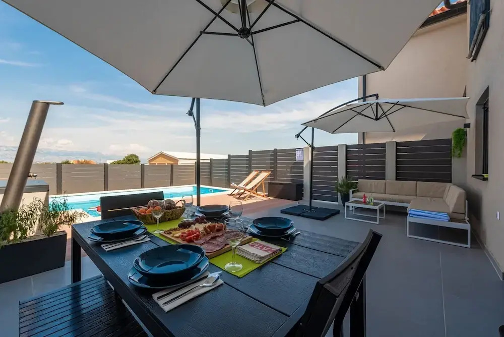 Villa NiA ZadarVillas