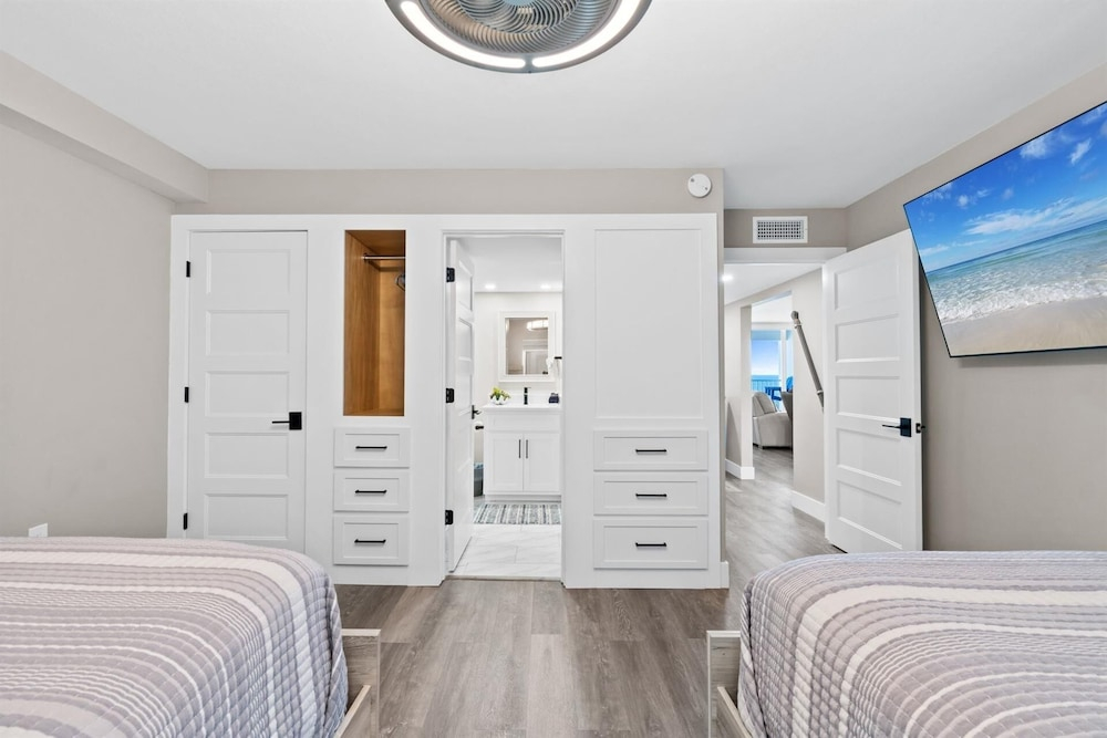Shoreline Towers 2114 2 Bedroom Condo