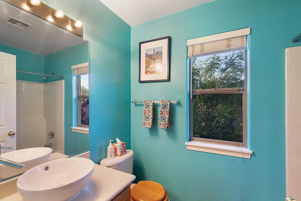 Stylish Southwest 2 BR by Casago