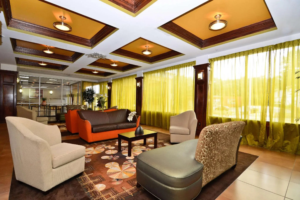 Holiday Inn Express & Suites Washington DC - NoMA by IHG
